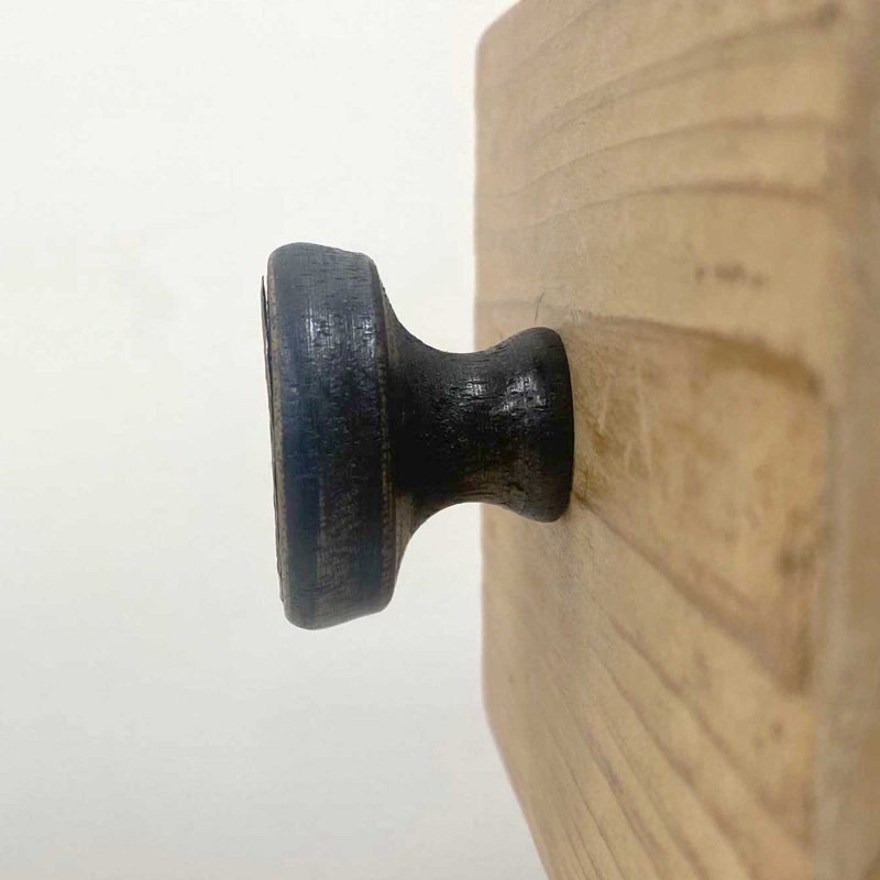 291MH-KNOB-WOODEN-BRASS-STAMPED-2