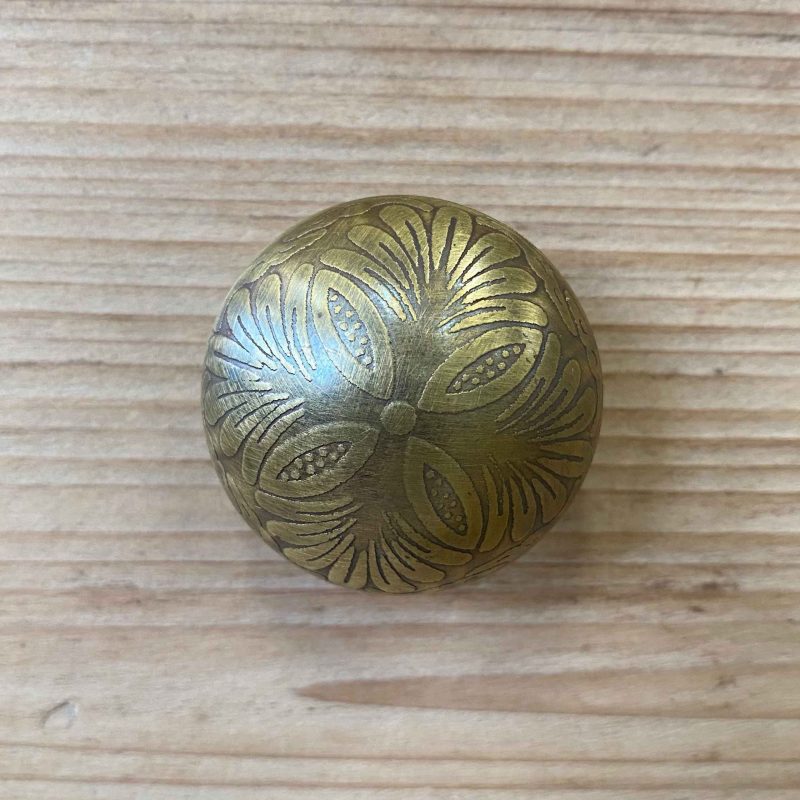 DC1404-KNOB-BRASS-FLOWER