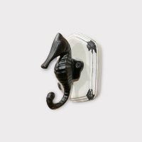 WOODEN SINGLE HOOK SEAHORSE IMG2