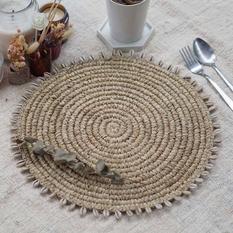 shell-placemat-raffia-1